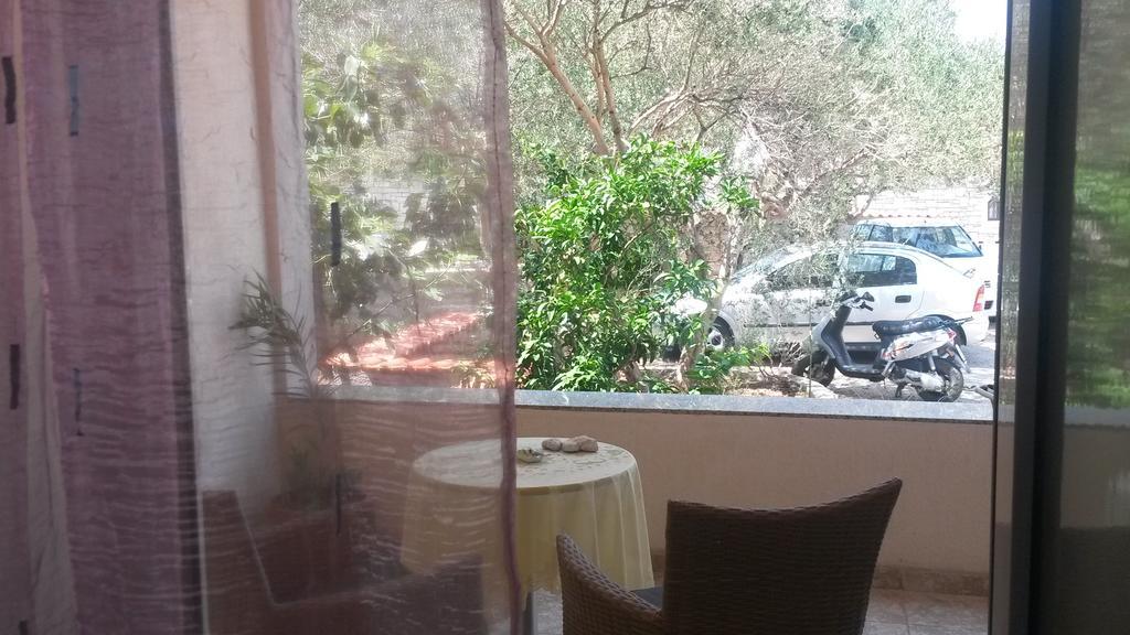 Apartments Jadranica 무르테르 객실 사진